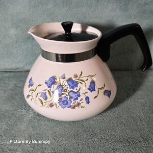 Vintage Corning Ware Canterbury blue bell six-cup teapot. See Pictures